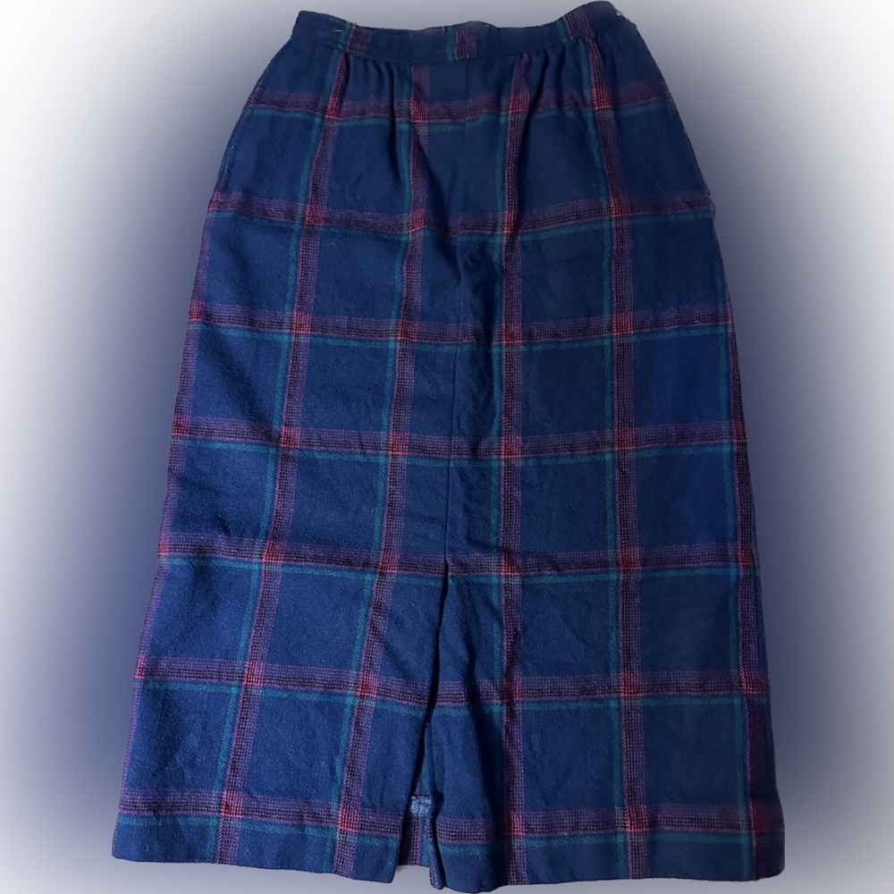 Miss Pendleton size 4 pure virgin wool skirt. Front slit. EUC.